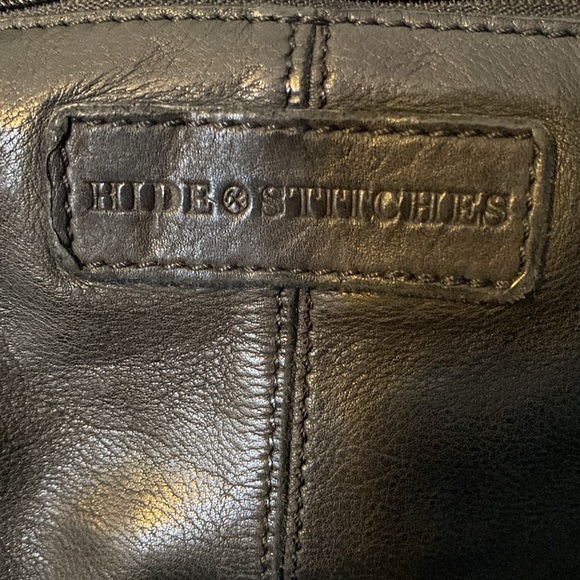 Hide and Stitches Black Leather Purse/Crossbody Bag - Picture 7 of 10